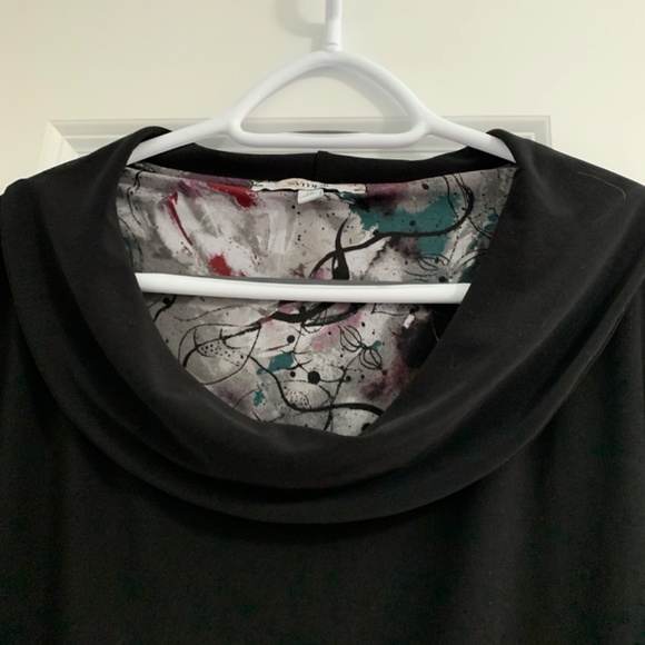 Sympli 16 black long sleeved back slit top - Picture 5 of 7